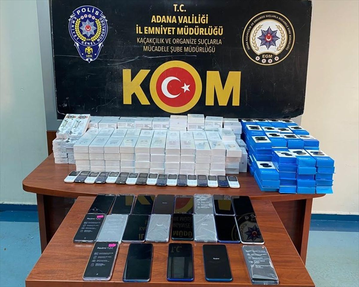 Adana\'da Kaçak Elektronik Ürün Operasyonu: 2 Zanlı Gözaltına Alındı