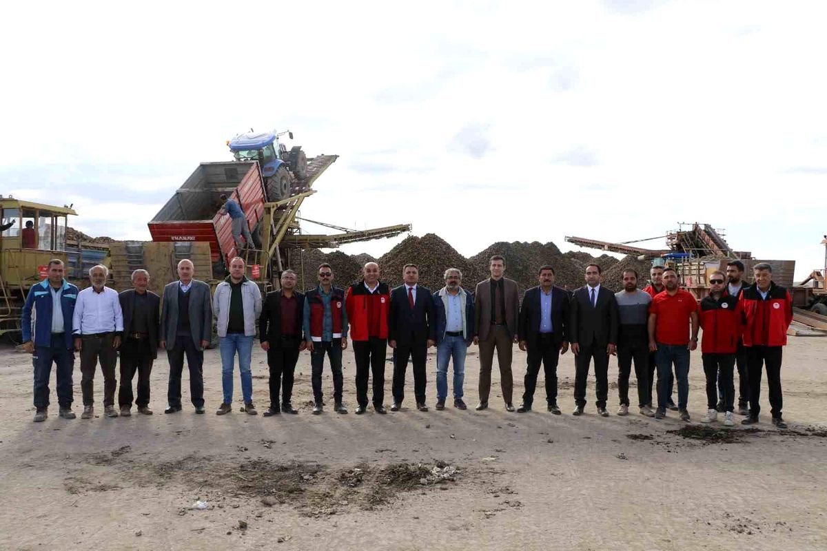 Ağrı İl Tarım ve Orman Müdürü Şeker Fabrikası\'nı ziyaret etti