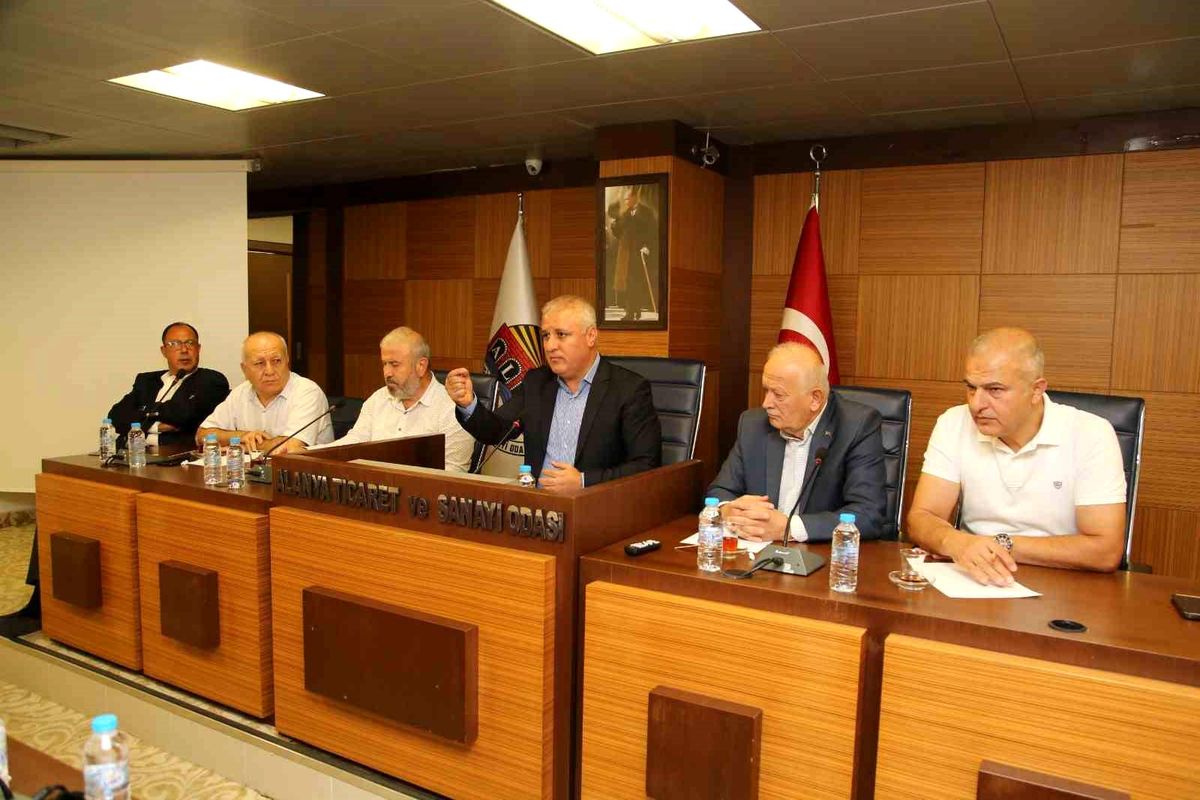 ALTSO Başkanı Eray Erdem, Alanya\'daki STK Başkan ve Temsilcileriyle Toplantı Düzenledi