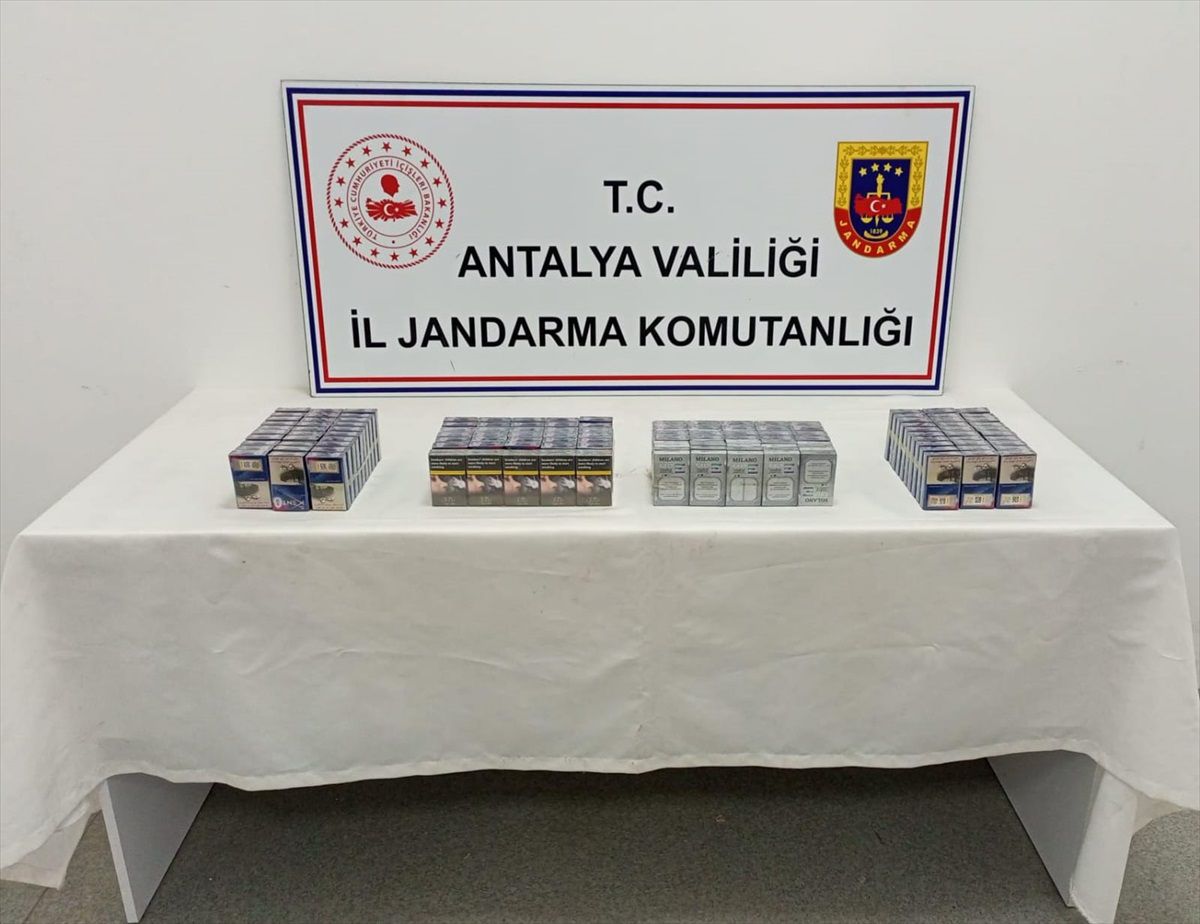 Antalya\'da yapılan denetimde 950 kilogram kaçak tütün ele geçirildi