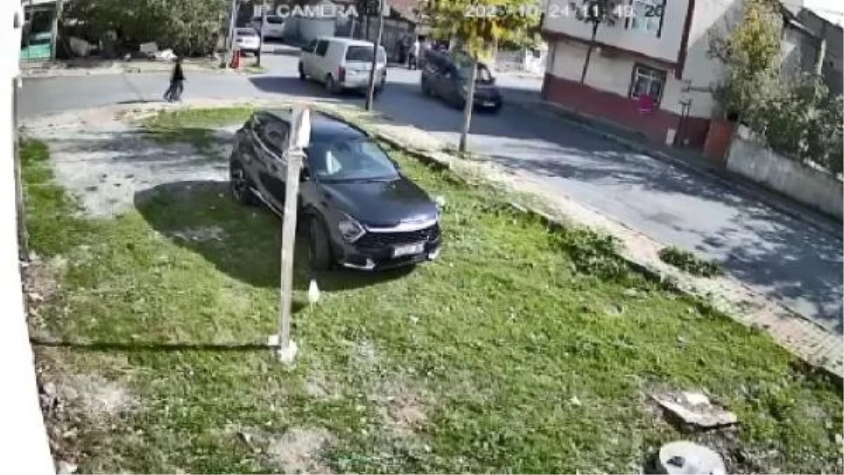 Başakşehir\'de çocuğa otomobil çarptı