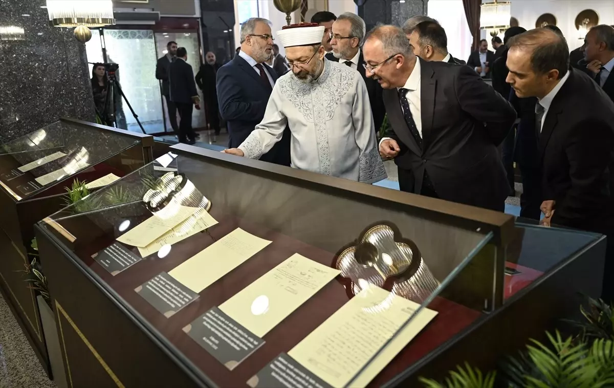 Belgelerle Diyanet İşleri Başkanlığı Sergisi Açıldı