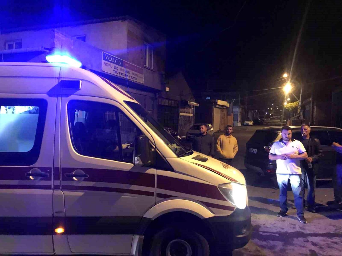 Tekirdağ Çorlu Eski Sanayi Çarşısı\'nda Hırsızlık Şüphelisi Esnafa Bıçakla Saldırdı