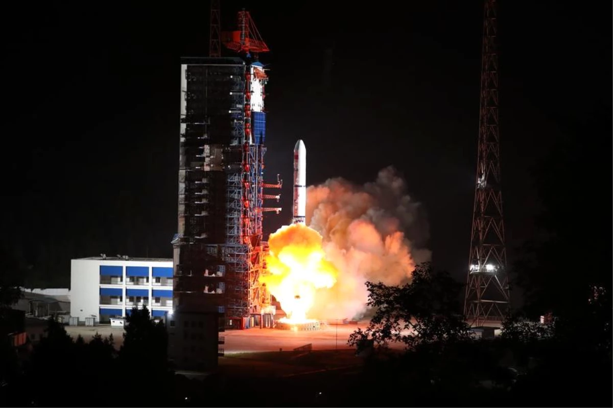 Çin, Yeni Uzaktan Algılama Uydusunu Başarıyla Uzaya Gönderdi