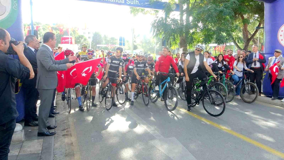 Cumhuriyetin 100. Yılında \'Menteşe bisiklet turu gerçekleştirildi
