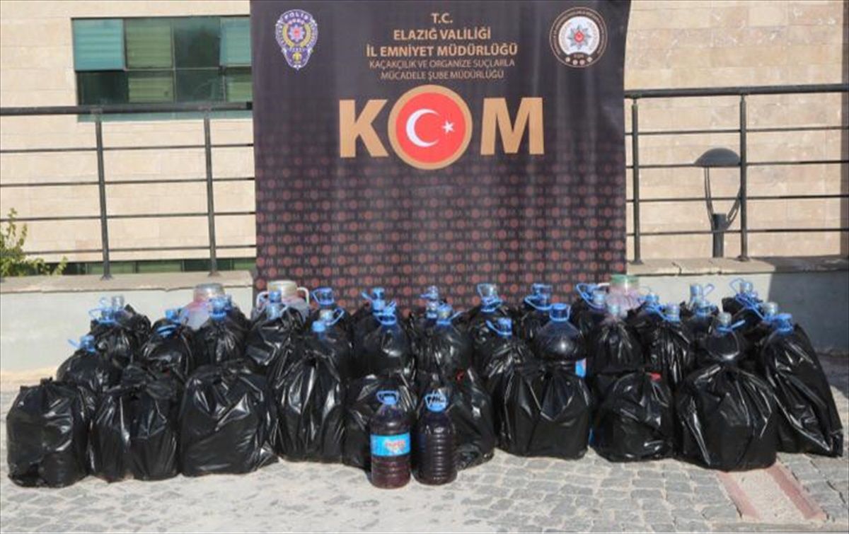 Elazığ\'da 1000 Litre Sahte Kaçak Şarap Ele Geçirildi