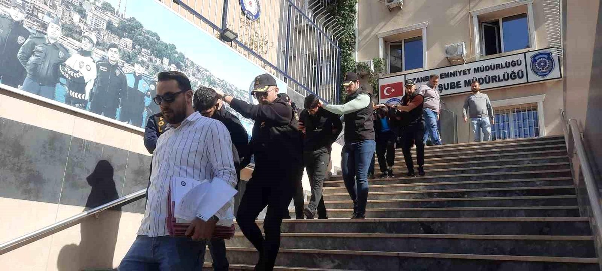 İstanbul\'da 11 ilçede meydana gelen 18 hırsızlık olayının faili olan 3 şüpheli tutuklandı
