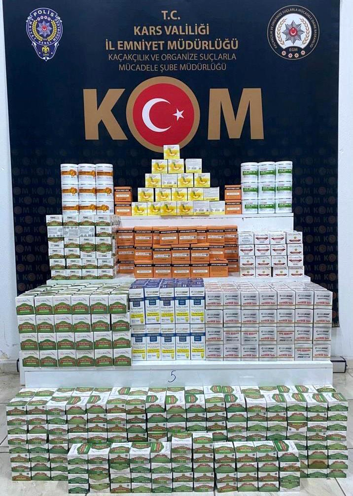 Kars\'ta 2 Milyon Lira Değerinde Sahte Cilt Bakım Kremi Ele Geçirildi