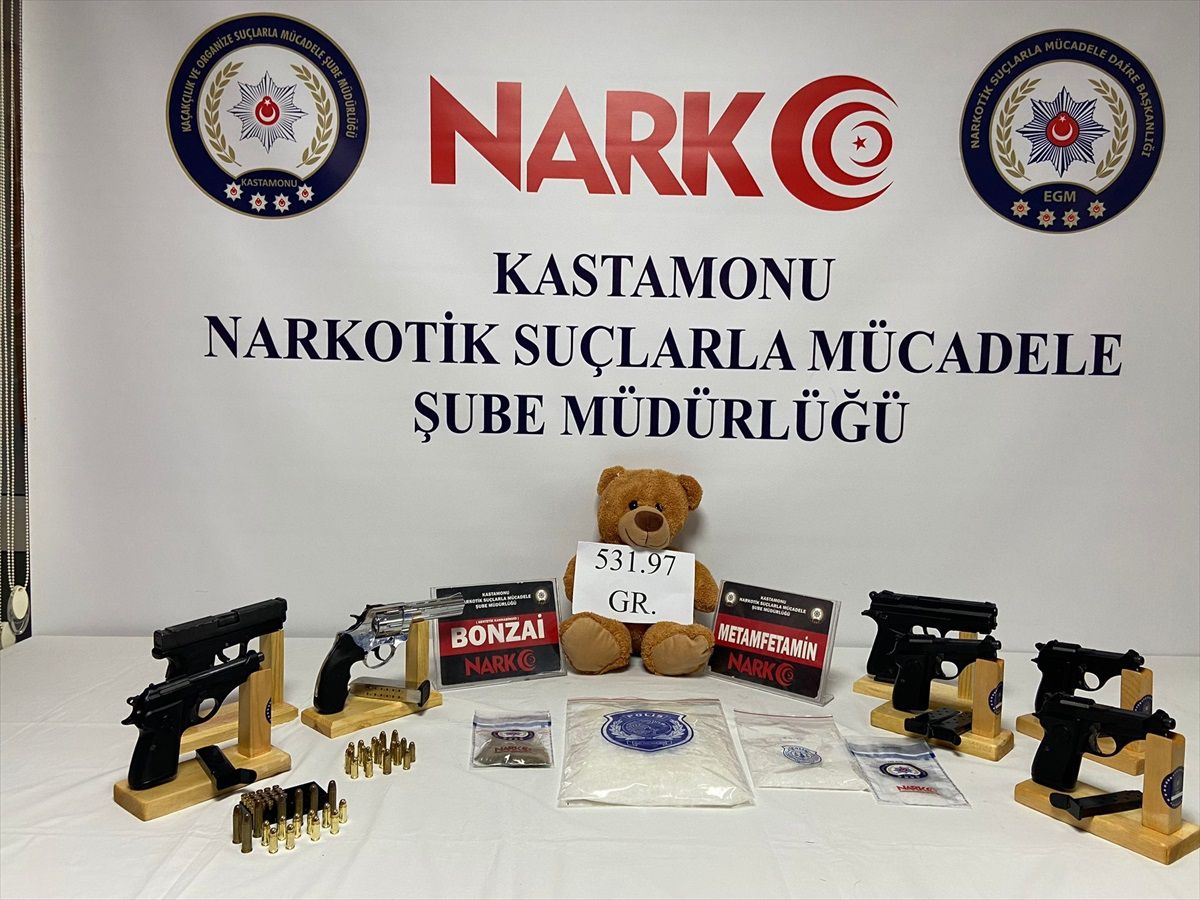 Kastamonu\'da Pelüş Oyuncak Ayı İçinde Uyuşturucu Operasyonu