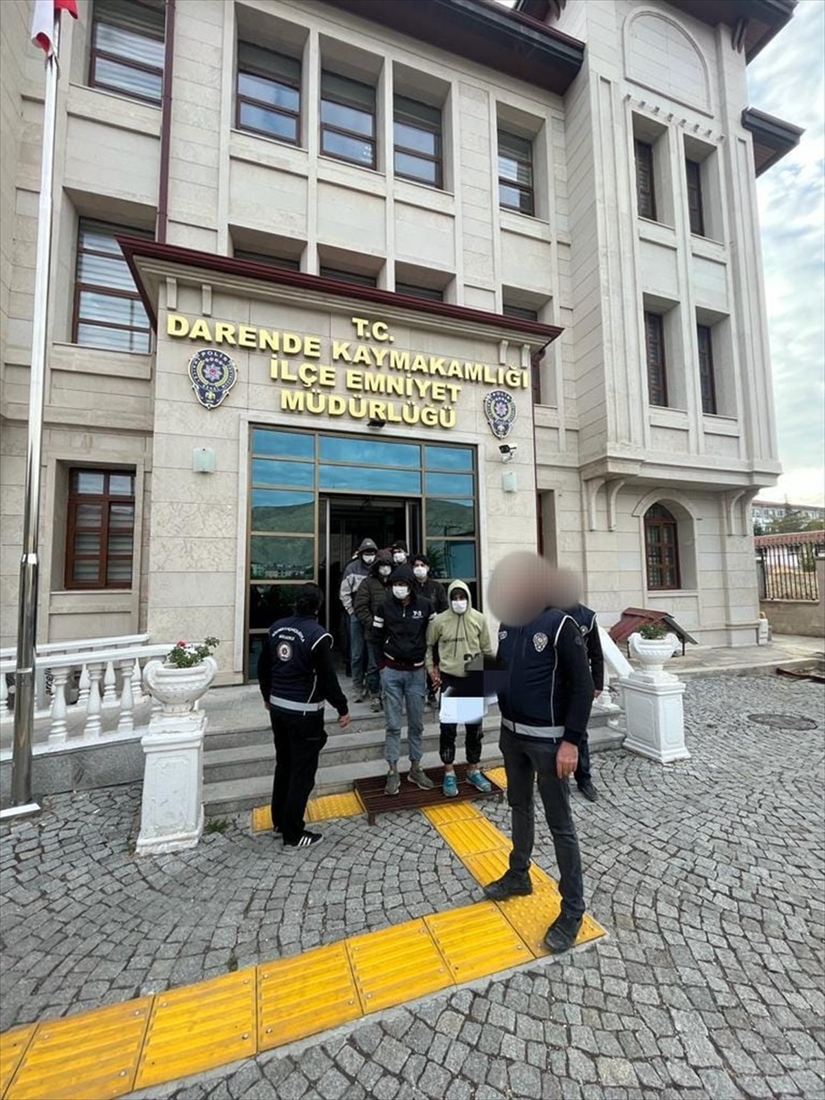 Malatya\'da 13 Afgan uyruklu yakalandı, olayla ilgili 2 şüpheli tutuklandı