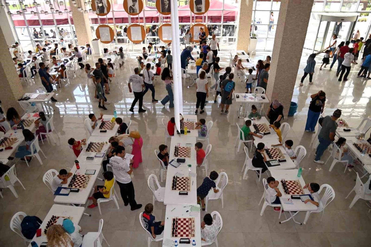 Manavgat\'ta Cumhuriyet\'in 100. Yılına Özel Satranç Turnuvası Düzenlendi