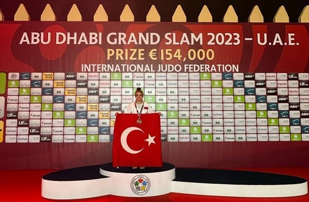 Milli judocu Sıla Ersin, Abu Dabi Grand Slam\'da gümüş madalya kazandı