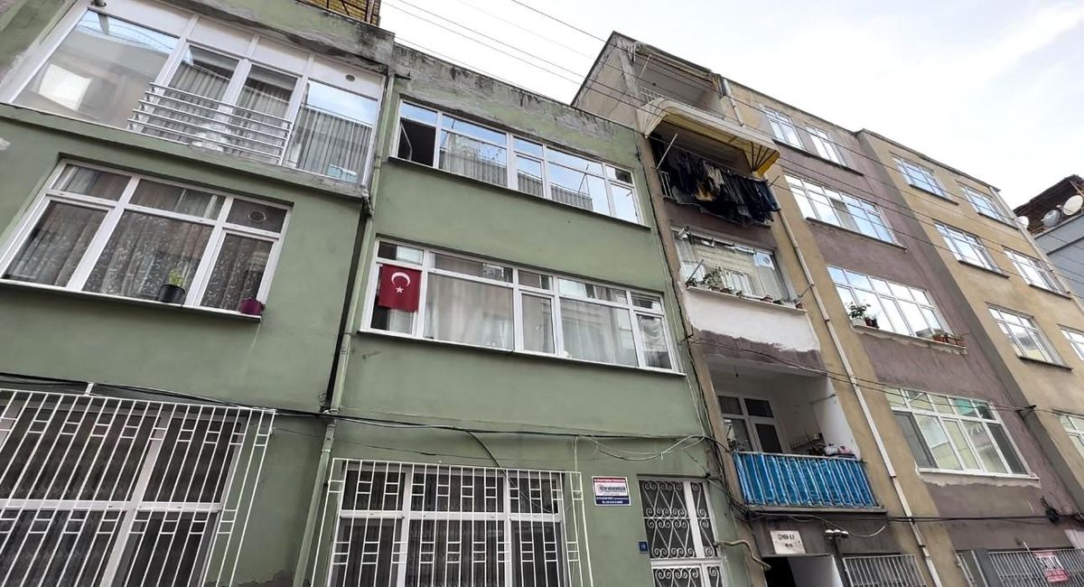 Samsun\'da Kadın Perde Takarken Düşerek Yaralandı
