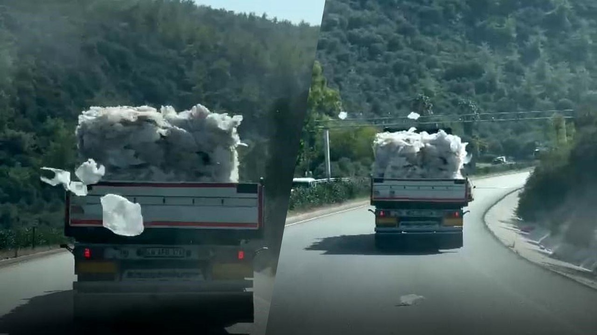 Milas\'ta Plastik Malzeme Taşıyan Tırın Etrafa Saçılan Poşetleri Tehlike Saçtı