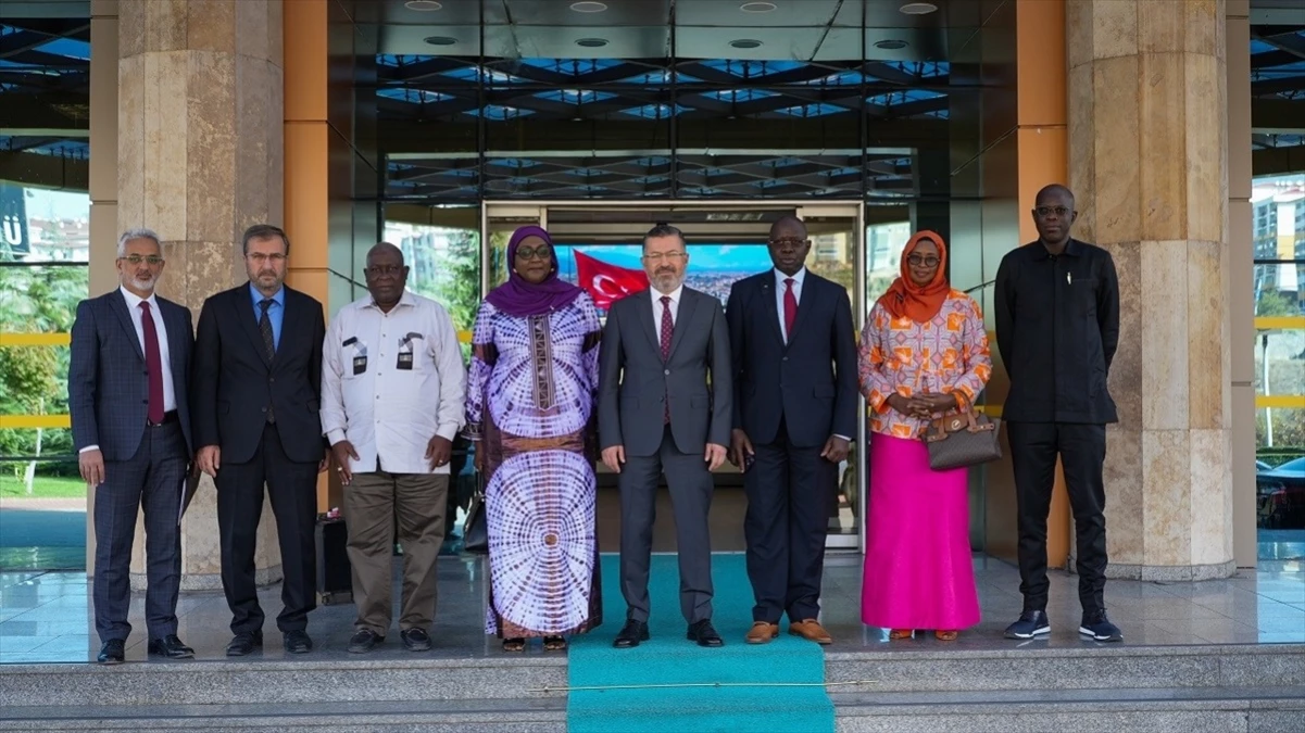 Senegal Büyükelçisi Karabük Üniversitesi\'ni Ziyaret Etti