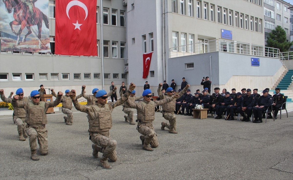 Sinop\'ta Cumhuriyet\'in 100. yılında "dedeler" jandarma olma heyecanı yaşadı