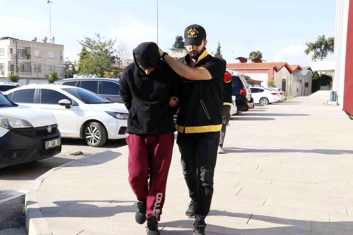 Adana\'da Kuzenlerin Bakım Parası Kavgası: 1 Ölü, 1 Yaralı