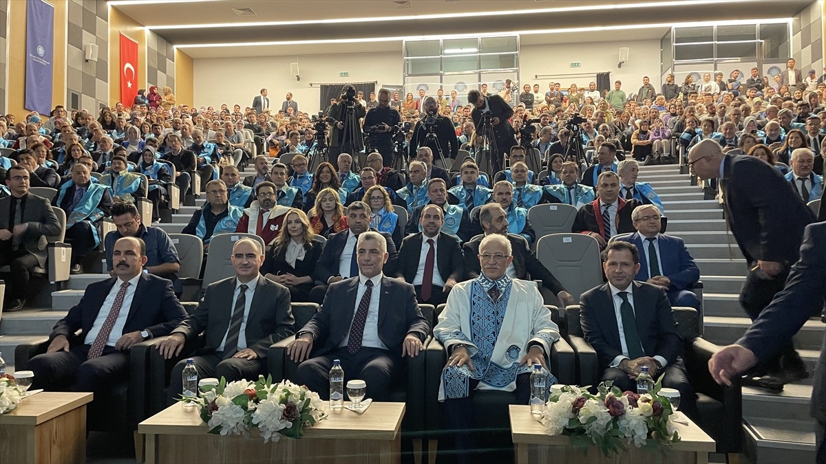 Bakan Bolat: "200\'ün üzerinde ülkeye 11 bin 500 kalem ürün satıyoruz"
