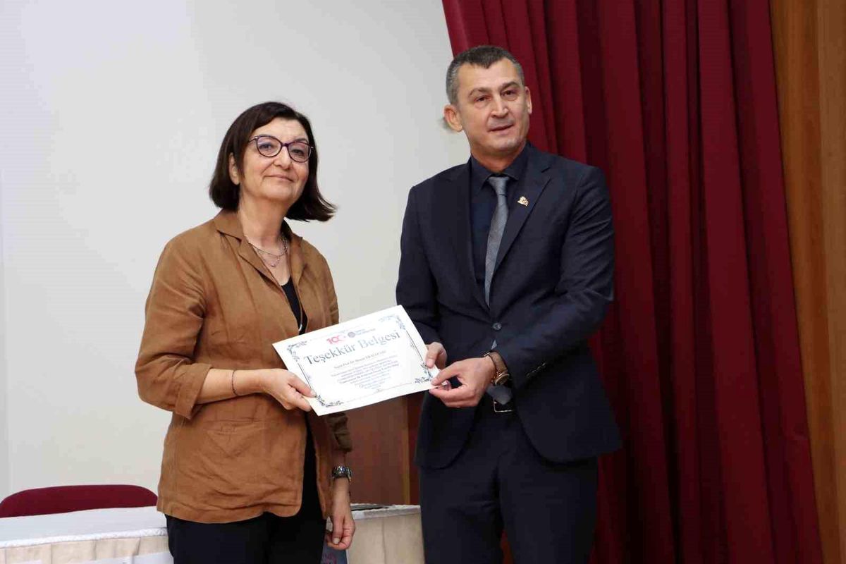 Toros Üniversitesi\'nde Türkiye Cumhuriyeti\'nin 100. Yılı Özel Paneli Düzenlendi