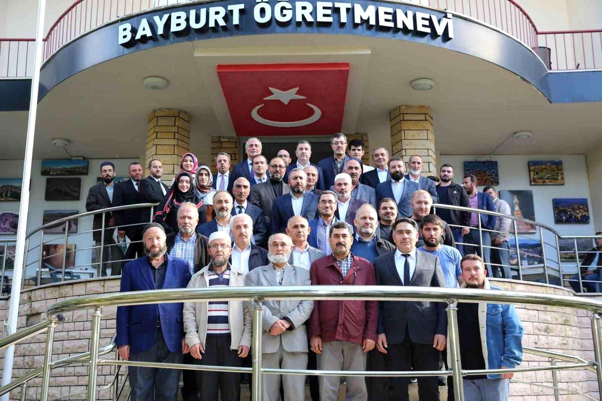 Bayburt Valisi Mustafa Eldivan, Camiler ve Din Görevlileri Haftası etkinliklerine katıldı