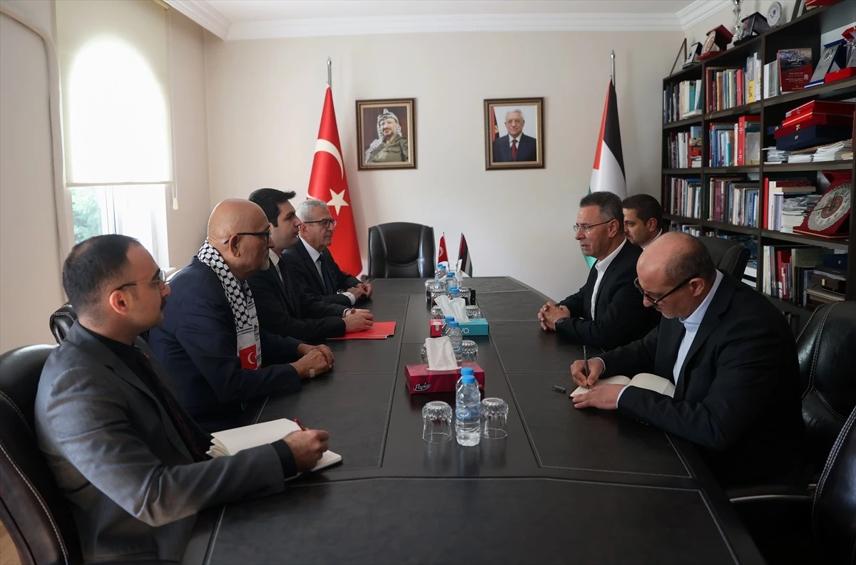 Vatan Partisi Genel Sekreteri Özgür Bursalı ve Heyeti Filistin Büyükelçisi\'ni Ziyaret Etti