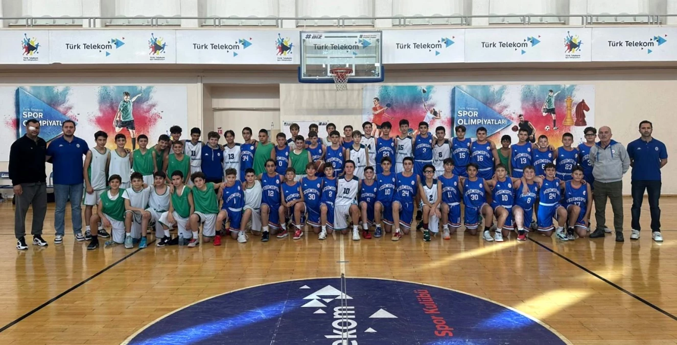 Yeşim Spor U-14 Basketbol Takımı Ankara\'da dostluk maçı yaptı ve Anıtkabir\'i ziyaret etti