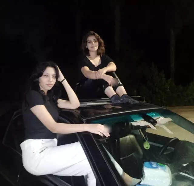 Adana'da ailelerine mesaj atıp evden kaçan kızlar parkta bulundu