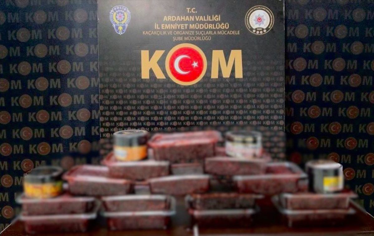 Ardahan\'da Kaçakçılık ve Asayiş Operasyonunda 2 Şüpheli Gözaltına Alındı