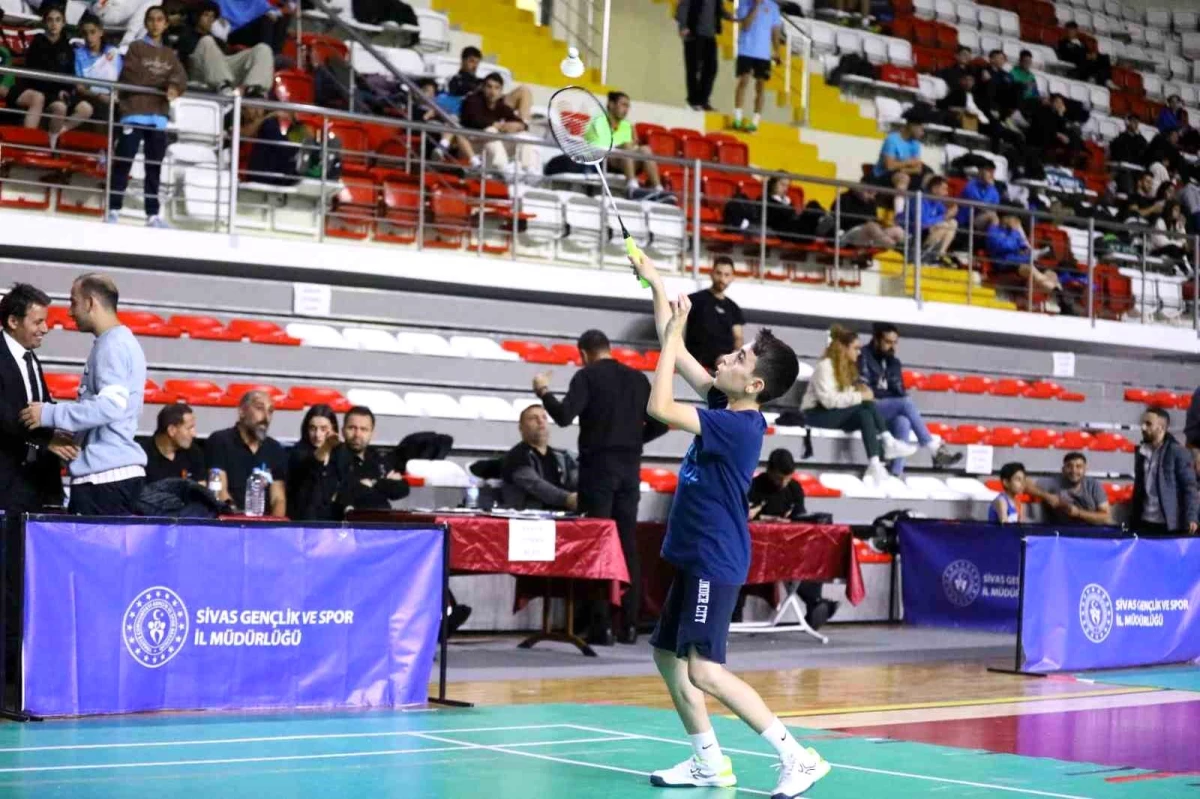 Sivas\'ta Badminton Büyükler Türkiye Şampiyonası Başladı