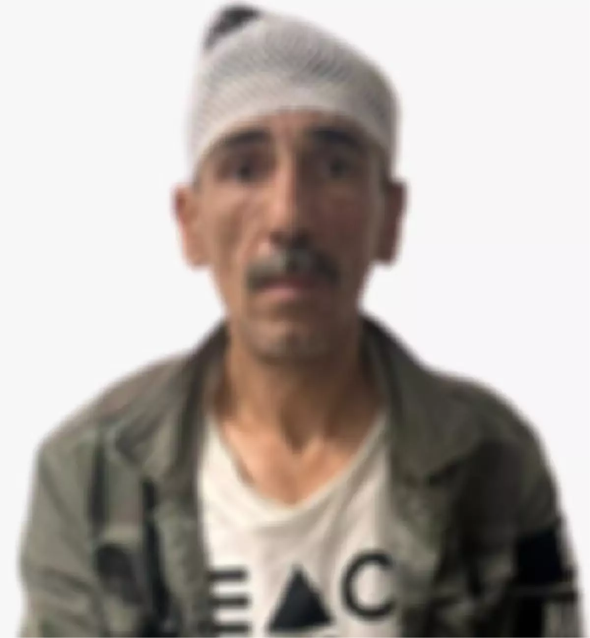 Bayrampaşa\'da Çalıntı Araçla Terlik Hırsızlığı Yapan Şüpheli Tutuklandı