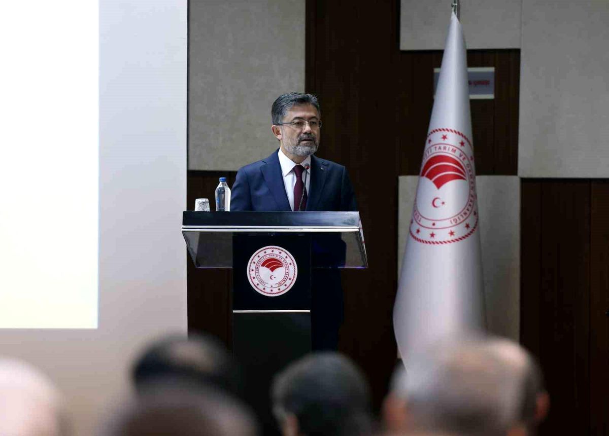 Tarım ve Orman Bakanı İbrahim Yumaklı, il tarım ve orman müdürleriyle bir araya geldi