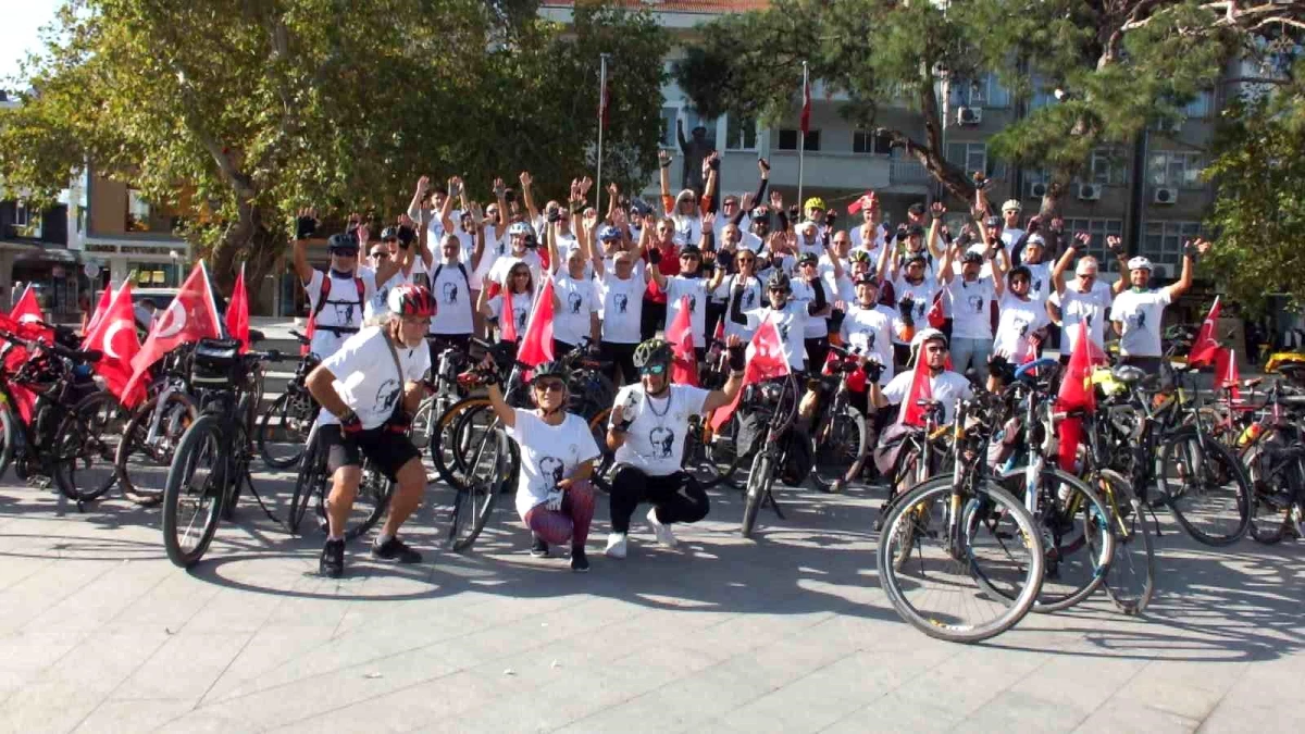 Burhaniye\'de Cumhuriyetin 100. Yılında Bisiklet Turu