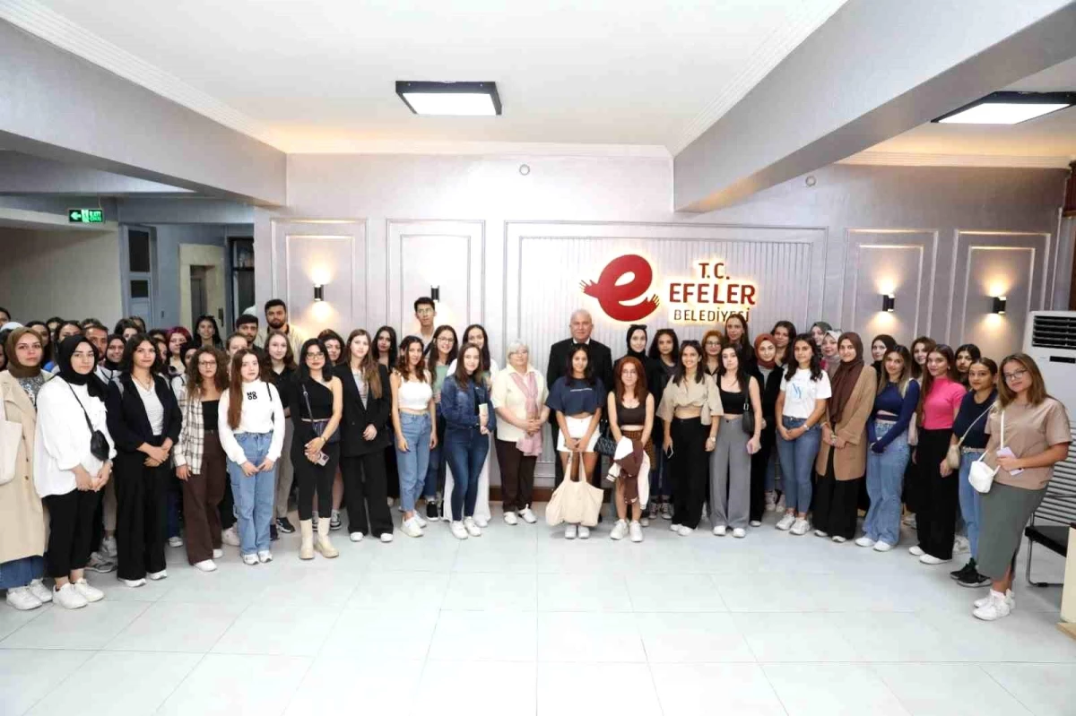 Efeler Belediye Başkanı Mehmet Fatih Atay, Üniversiteli Öğrencilerle Buluştu