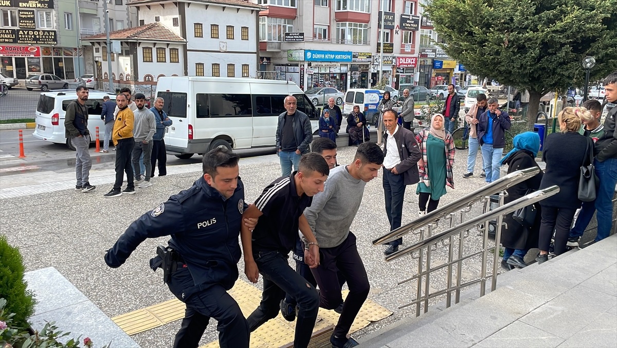 Çorum\'da Silahlı Gasp Şüphelileri Tutuklandı