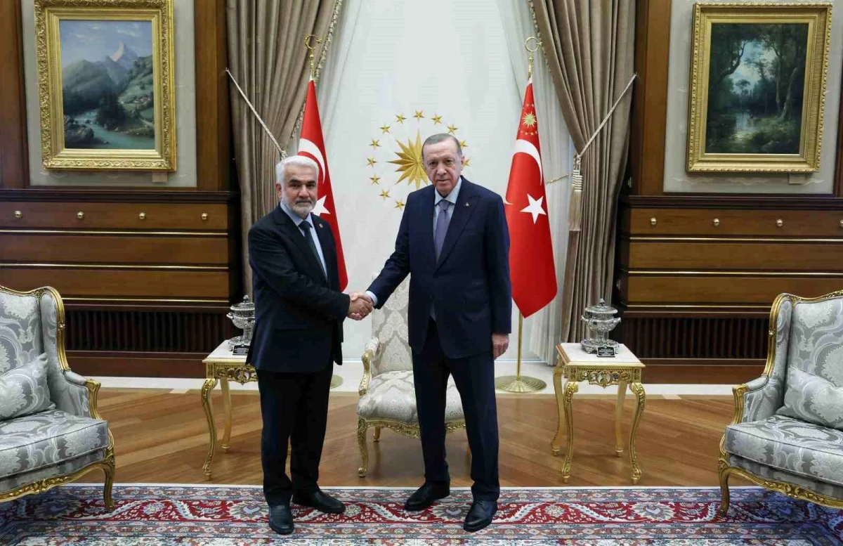 Cumhurbaşkanı Erdoğan, HÜDA PAR Genel Başkanı Yapıcıoğlu\'nu kabul etti