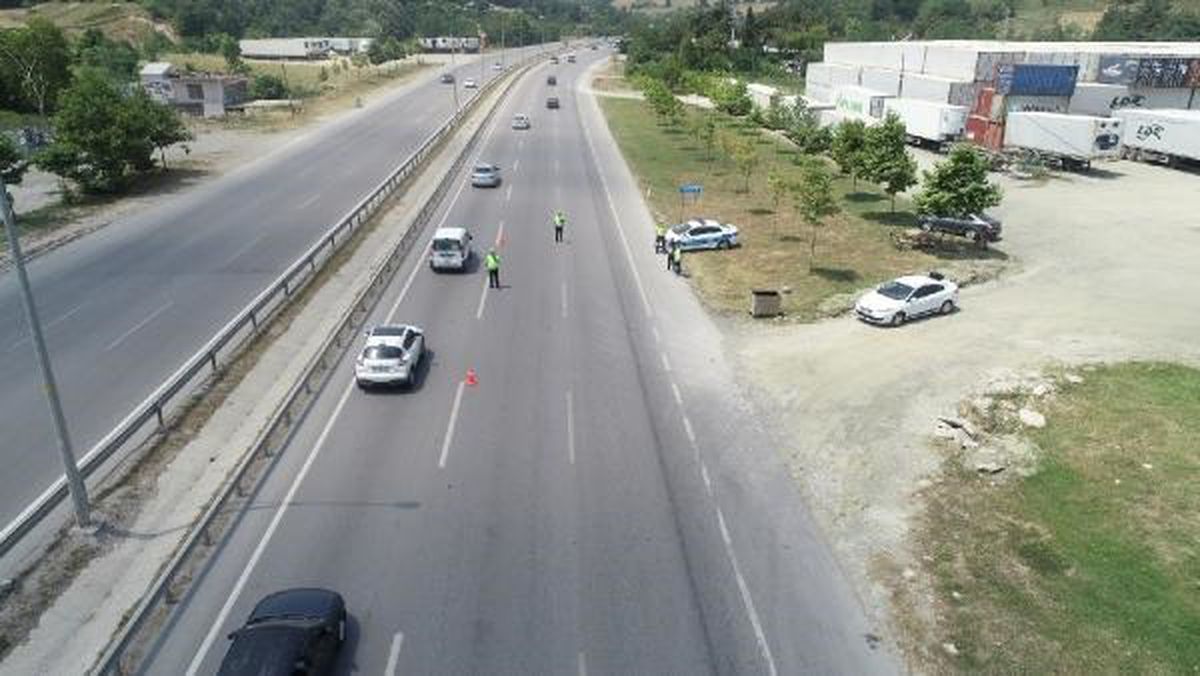 Samsun-Ankara kara yolunda dron denetiminde 5 kaçak göçmen ve 2 organizatör yakalandı
