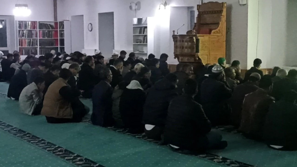 Van\'da Kara Yusuf Paşa Camisi\'nde Filistin için dua edildi
