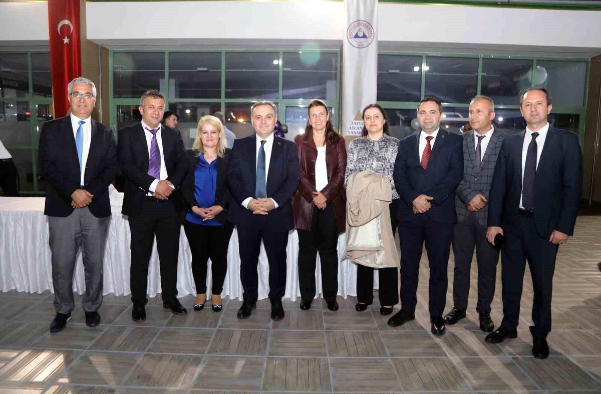 ERÜ Rektörü Prof. Dr. Fatih Altun, İdari Personel ile Buluştu
