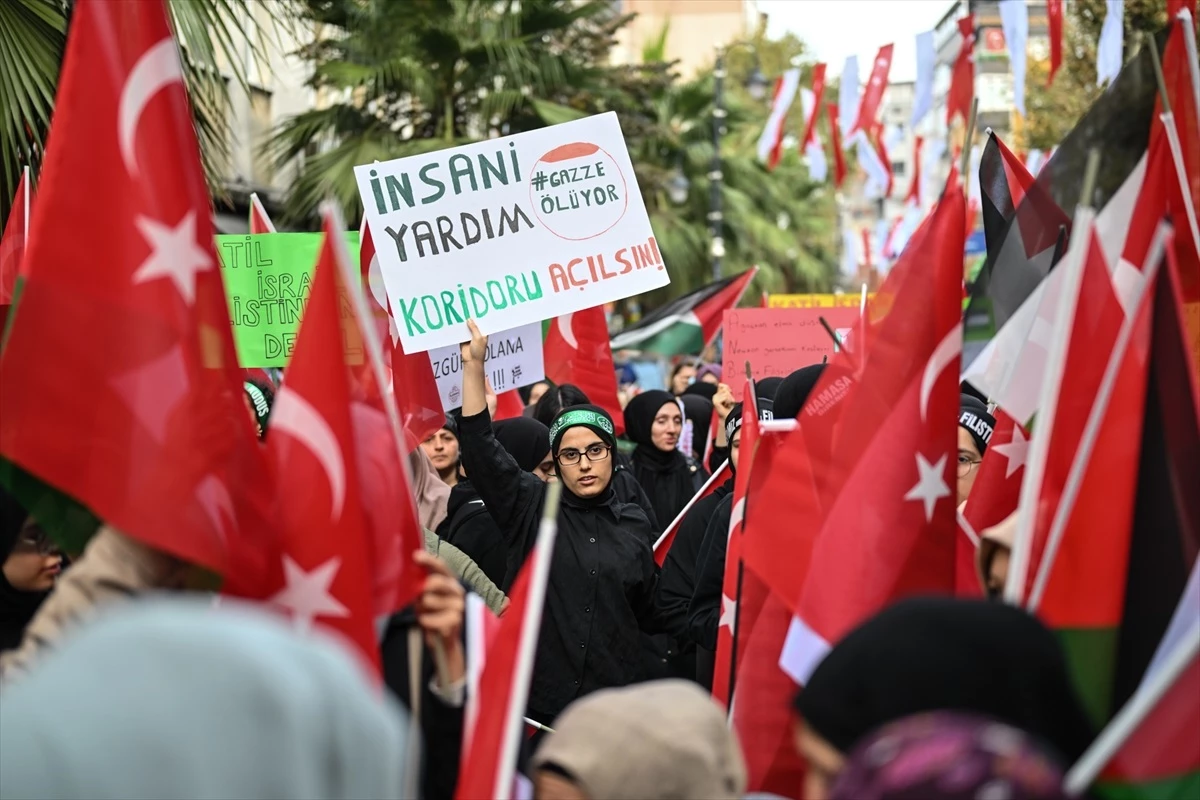 Gaziosmanpaşa\'da "Filistin İçin Engel Yok" yürüyüşü düzenlendi