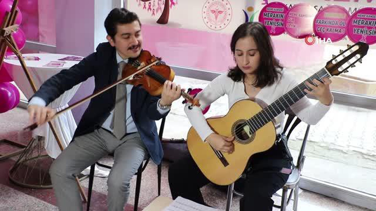 Hakkari\'de Meme Kanseri Farkındalık Ayı Etkinliği