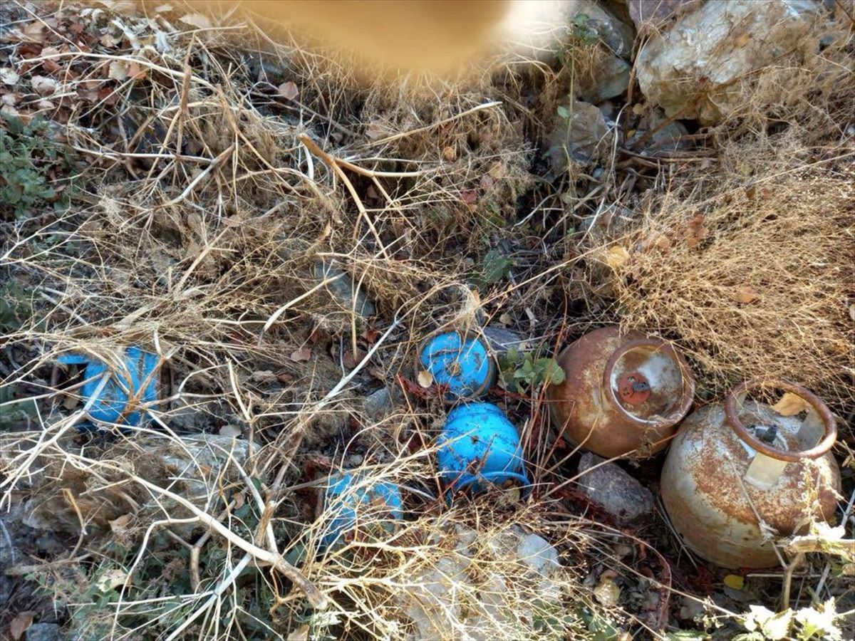 Hakkari\'de PKK\'ya yönelik operasyonda silah ve mühimmat ele geçirildi