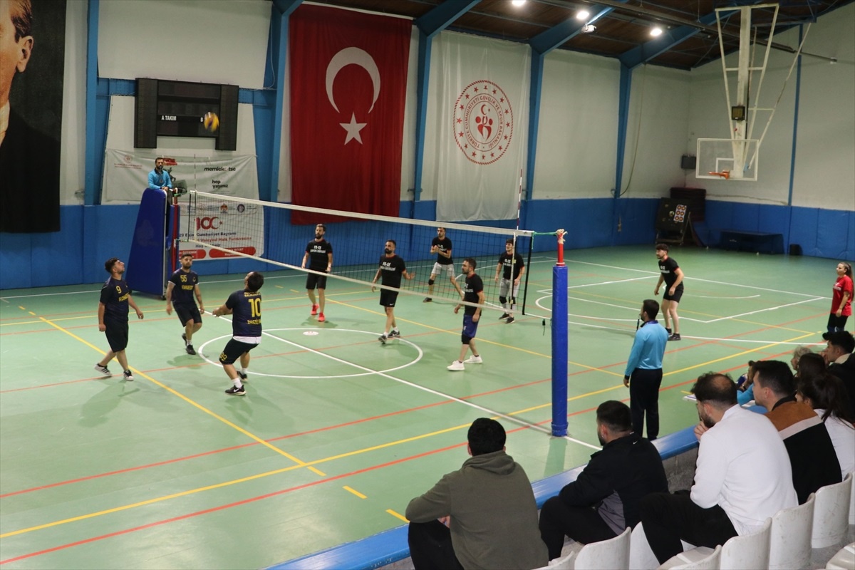 Havza\'da Cumhuriyet Bayramı Voleybol Halk Turnuvası Başladı