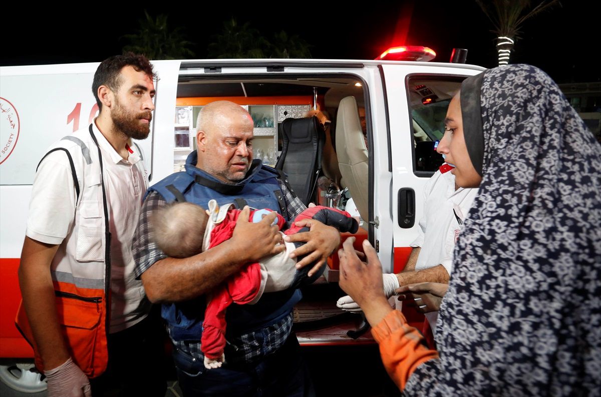 İsrai\'in Gazze\'deki saldırısında Al Jazeera muhabirinin ailesinden birçok kişi öldürüldü
