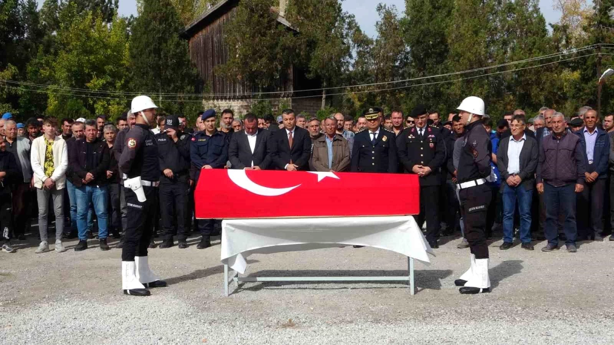 İzmir\'de görevli polis memuru kalp krizi sonucu hayatını kaybetti