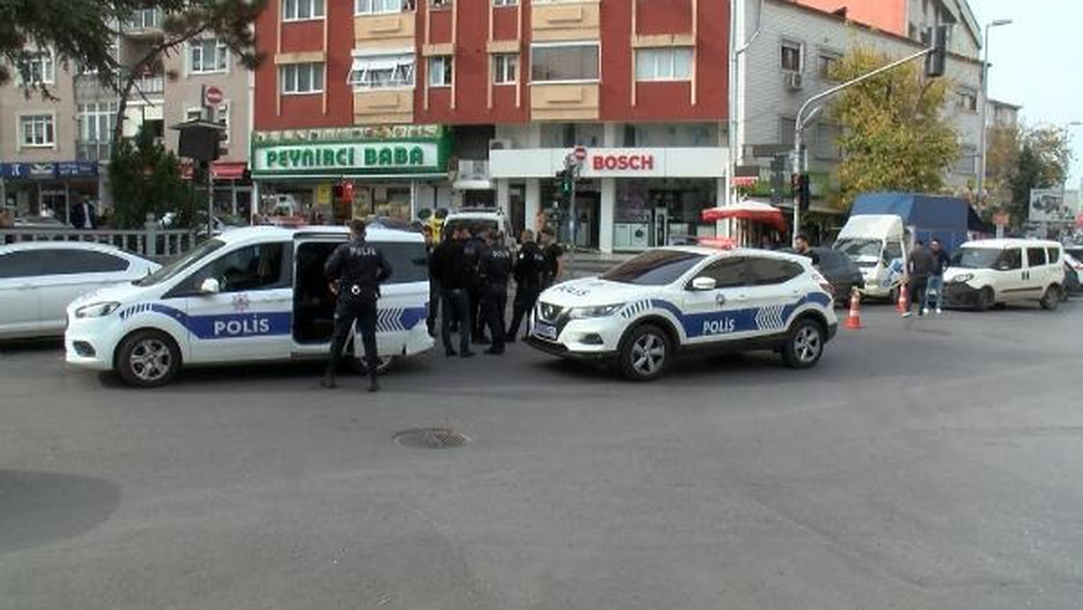 Kartal\'da kafede çıkan tartışma silahlı kavgaya dönüştü