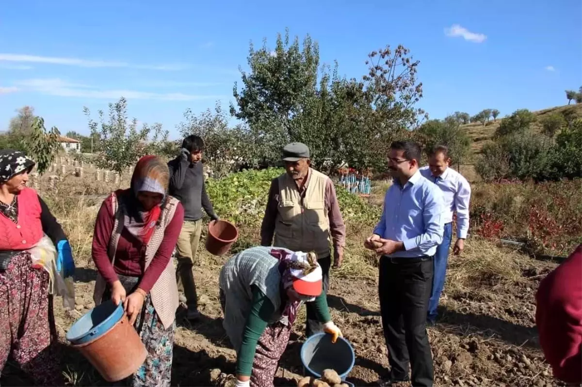 Afyonkarahisar Şuhut Kaymakamı Kadın İşçileri Ziyaret Etti