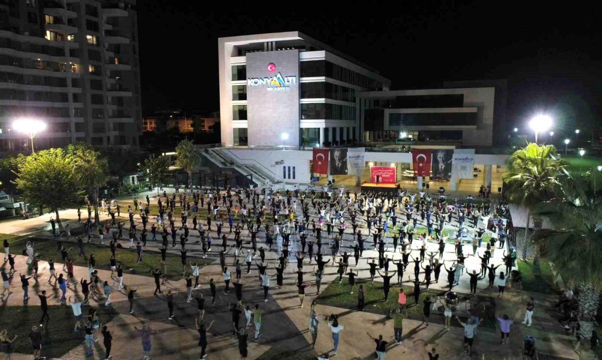 Konyaaltı Belediyesi, Cumhuriyet\'in 100. yılını coşkuyla kutluyor