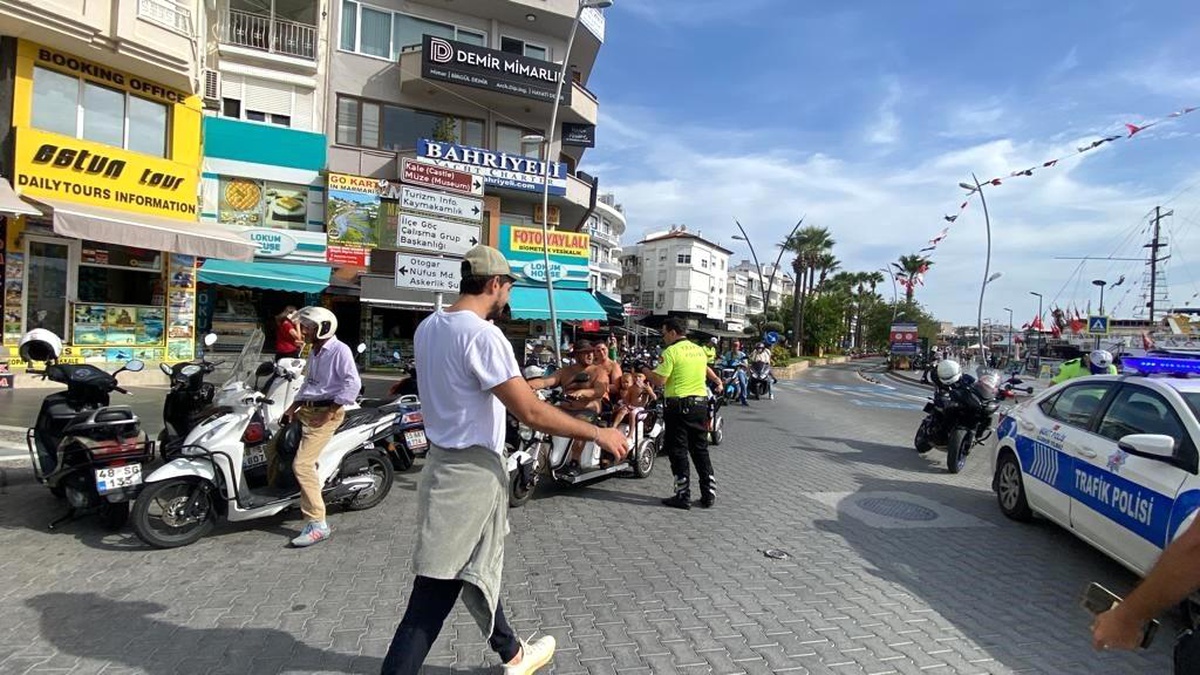 Marmaris\'te Trafik Denetimleri Devam Ediyor