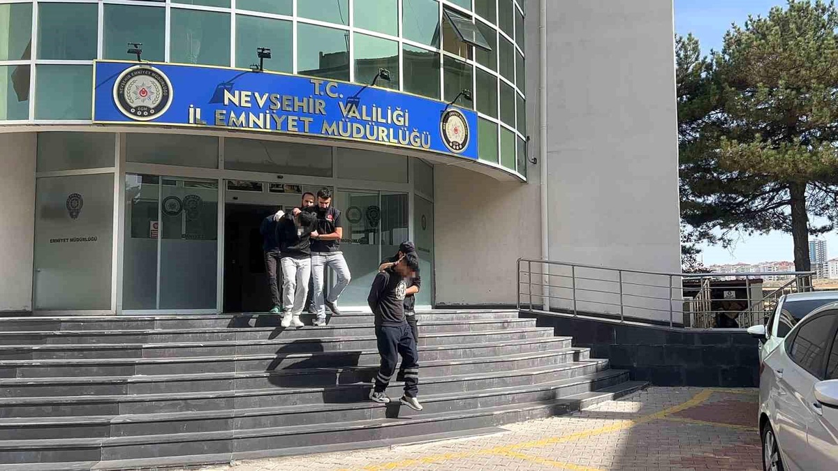 Nevşehir\'de Nakliye Aracında 30 Milyon TL Değerinde Uyuşturucu Ele Geçirildi