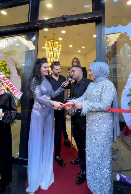 Neslim Güngen, Esenler şubesinde yoğun ilgiyle karşılandı